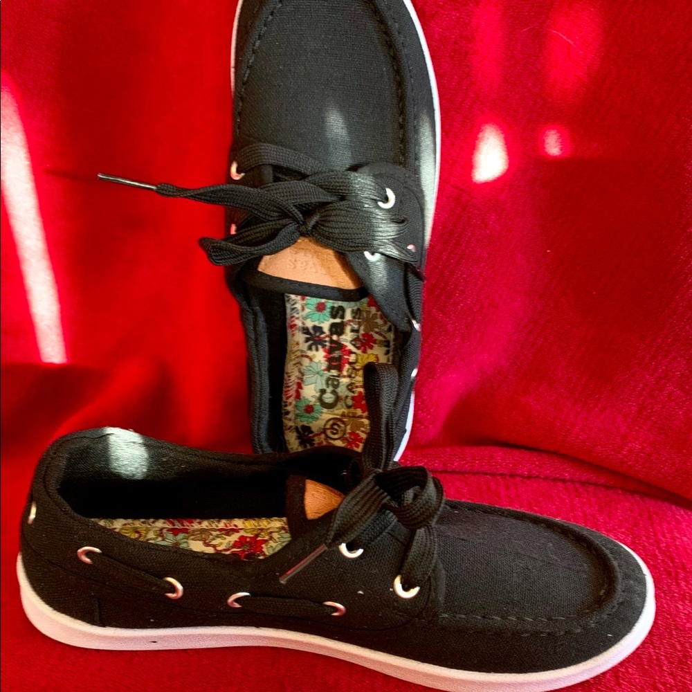 Canvas Casuals womens loafers black. Good used condition